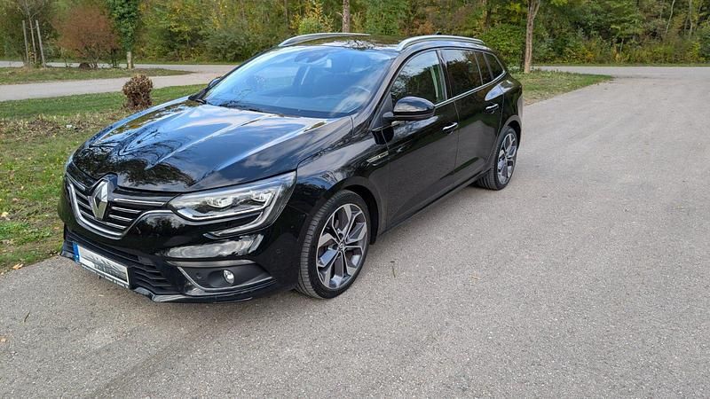 Schwarz Gebraucht 2017 Renault Mégane GrandTour Bose Edition Kombi | 9.499 € (Fairer Preis) - Bild 1/4