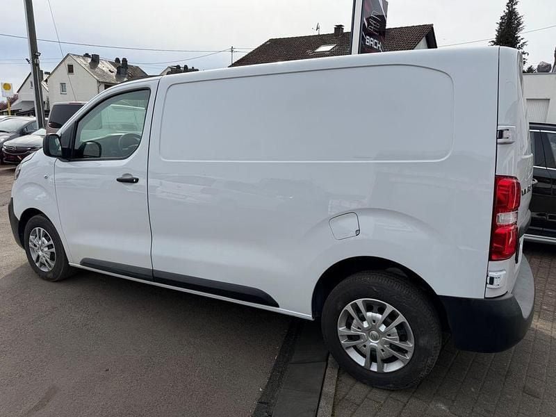 Gebraucht Opel Vivaro Edition 144 PS (105 kW) 2023 Weiß Van / Kleinbus