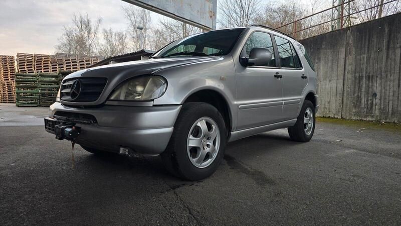 Silber Gebraucht 1999 Mercedes ML430 SUV | 3.100 € (Superpreis) - Bild 1/4