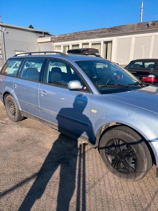 Gebraucht 2000 VW Passat Kombi | 1.400 € (Guter Preis) - Bild 1/4