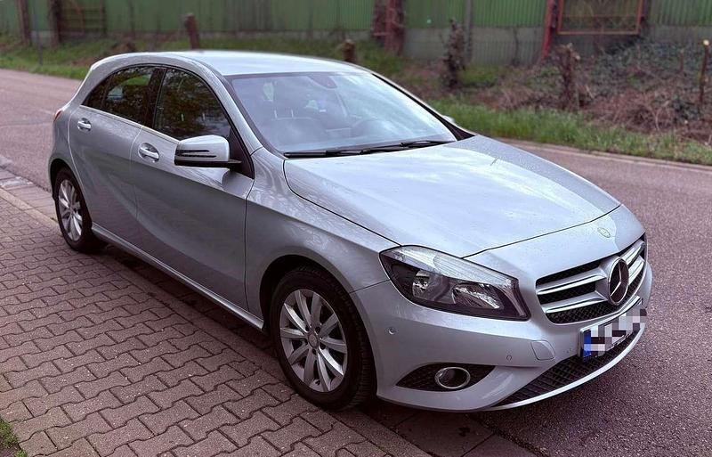 Gebraucht Mercedes A180 122 PS (89 kW) 2013 Kleinwagen