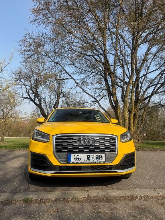 Gebraucht Audi Q2 S-Line 116 PS (85 kW) 2017 Gelb SUV