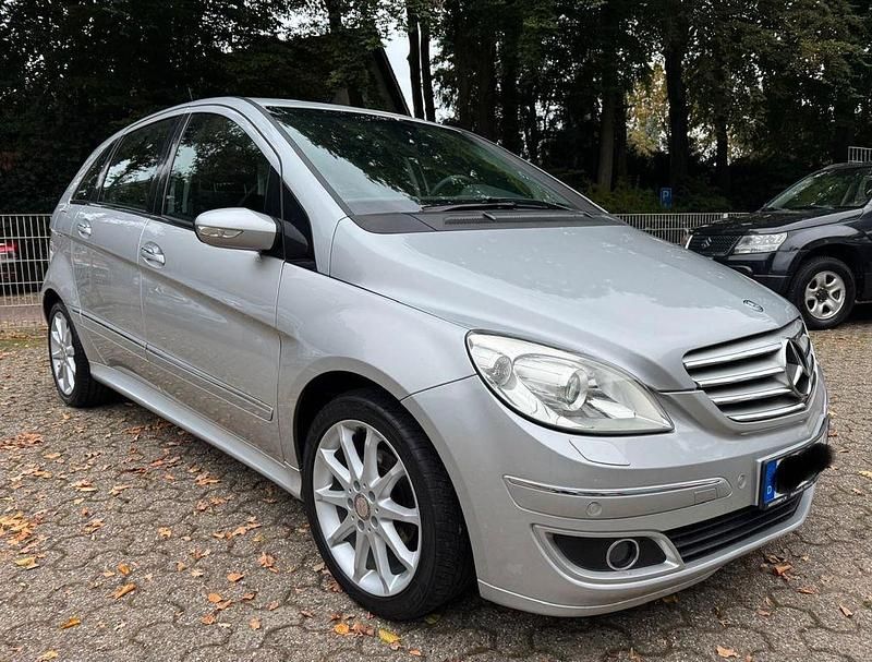Silber Gebraucht 2006 Mercedes B170 Van / Kleinbus | 6.650 € (Etwas zu teuer) - Bild 1/4