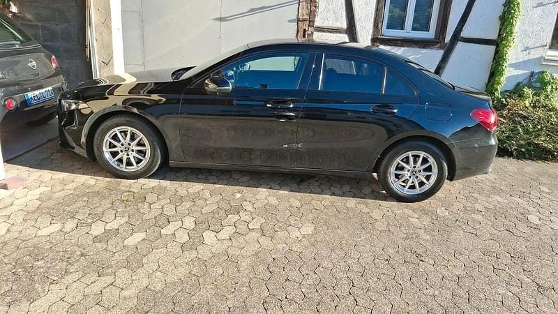 Gebraucht Mercedes A200 150 PS (110 kW) 2020 Schwarz Limousine