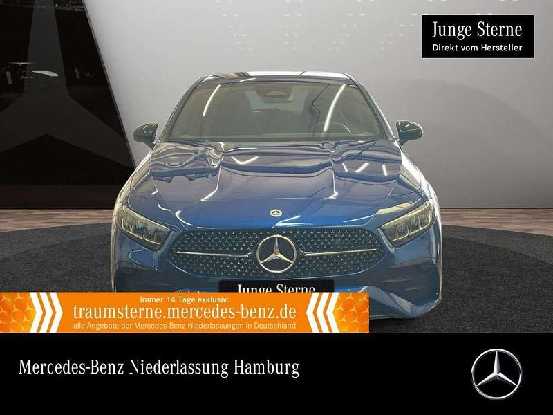 Spektralblau Gebraucht 2024 Mercedes A180 AMG Limousine | 28.890 € (Guter Preis) - Bild 1/3