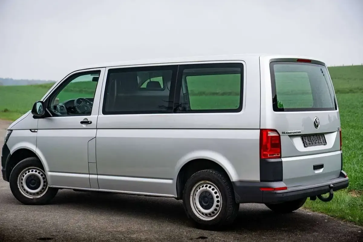Gebraucht VW Transporter 140 PS (102 kW) 2016 Silber Van