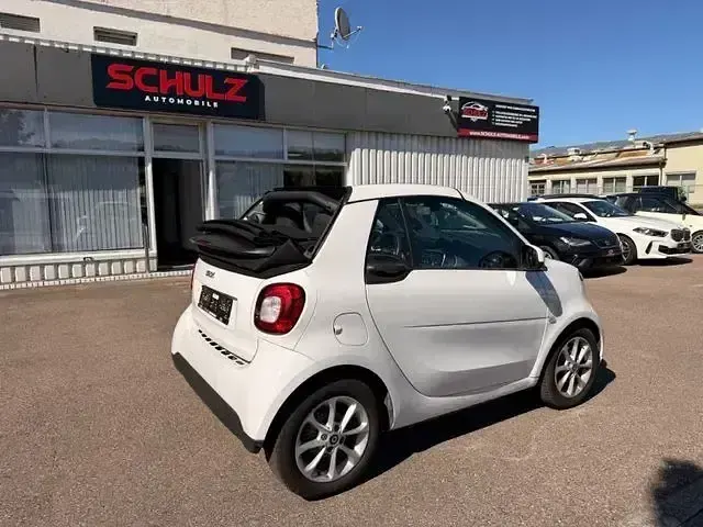 Gebraucht Smart ForTwo Electric Drive 60 kW (82 PS) 2018 Weiß Cabrio