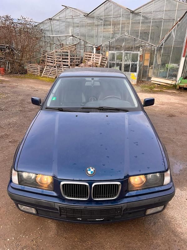 Gebraucht BMW 316 105 PS (77 kW) 1998 Blau Limousine