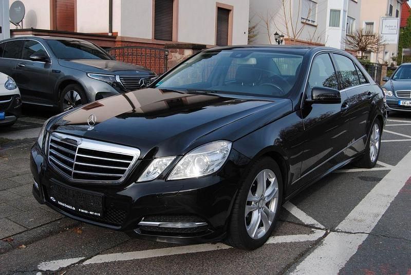 Gebraucht Mercedes E200 184 PS (135 kW) 2012 Schwarz Limousine