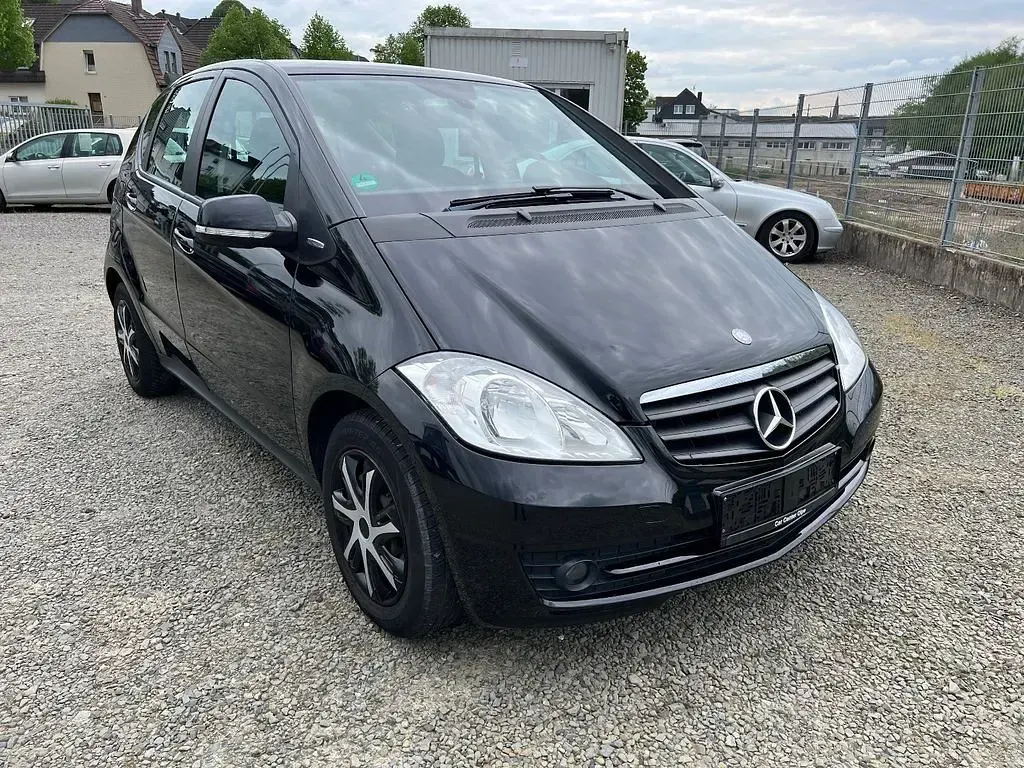 Gebraucht Mercedes A180 116 PS (85 kW) 2011 Schwarz Limousine