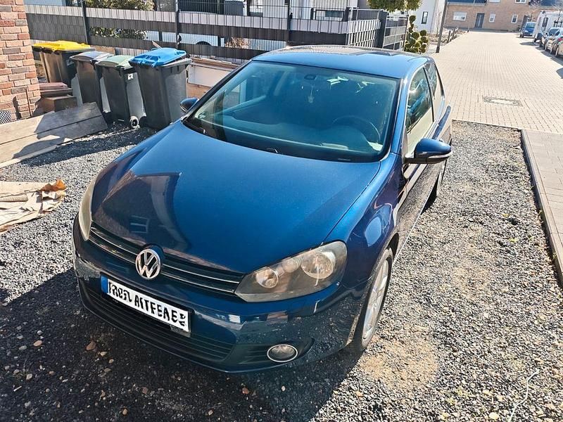 Gebraucht VW Golf VI Team 80 PS (58 kW) 2010 Blau Kleinwagen