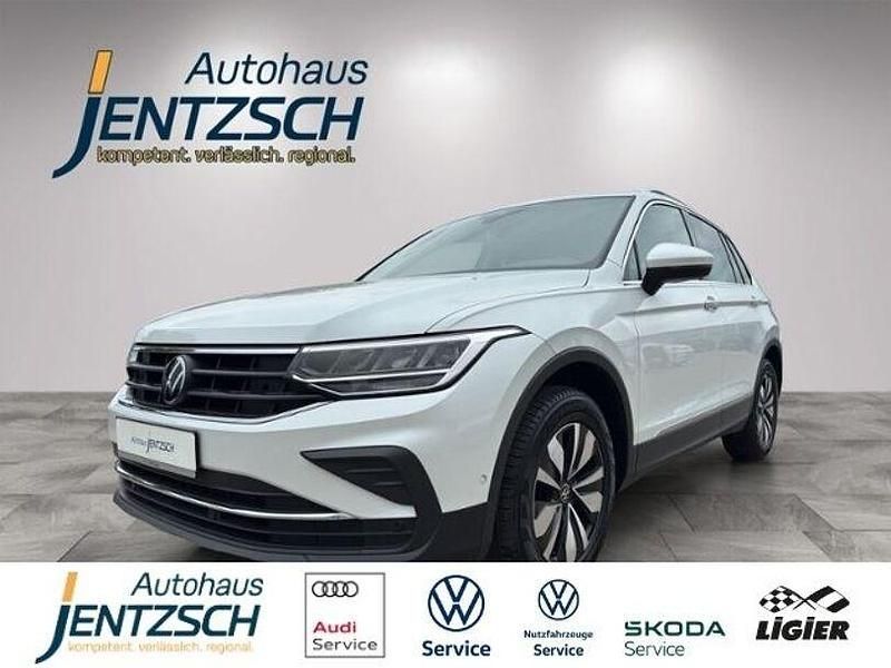 Oryxweiß perlmutteffekt Gebraucht 2024 VW Tiguan Move SUV | 33.590 € (Guter Preis) - Bild 1/4