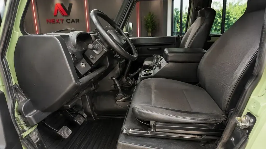 Gebraucht Land Rover Defender 122 PS (89 kW) 2008 Grün SUV
