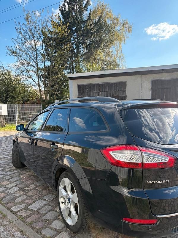 Gebraucht Ford Mondeo 140 PS (102 kW) 2011 Beige Kombi