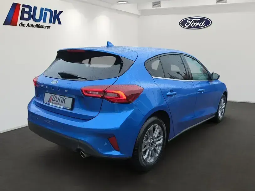 Gebraucht Ford Focus Titanium 125 PS (91 kW) 2024 Desert island blue m Limousine