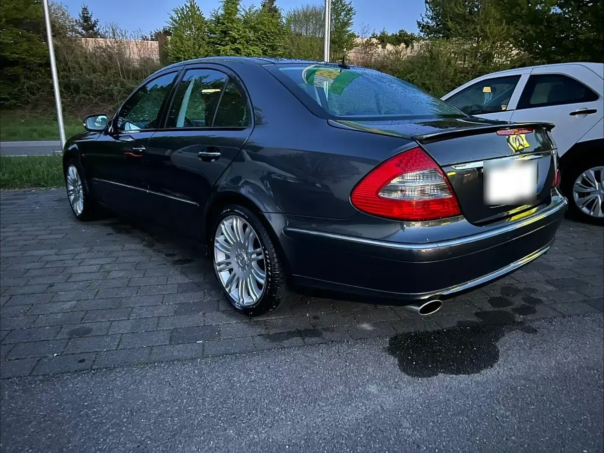 Gebraucht Mercedes E280 Avantgarde 231 PS (169 kW) 2008 Grau Limousine