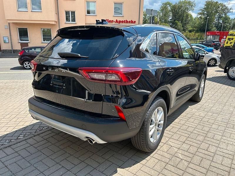 Neu Ford Kuga Titanium 186 PS (136 kW) 2025 Schwarz SUV