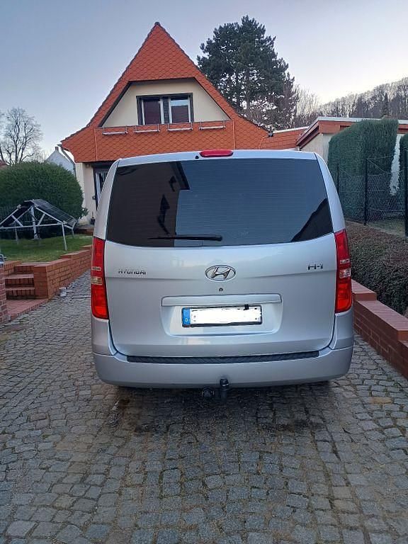 Gebraucht Hyundai H-1 109 PS (80 kW) 2011 Grau Van / Kleinbus