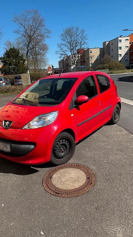 Gebraucht Peugeot 107 74 PS (54 kW) 2006 Rot Kleinwagen