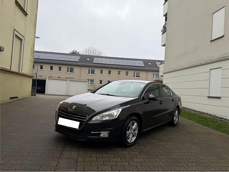 Grau Gebraucht 2011 Peugeot 508 Limousine | 3.999 € (Fairer Preis) - Bild 1/4