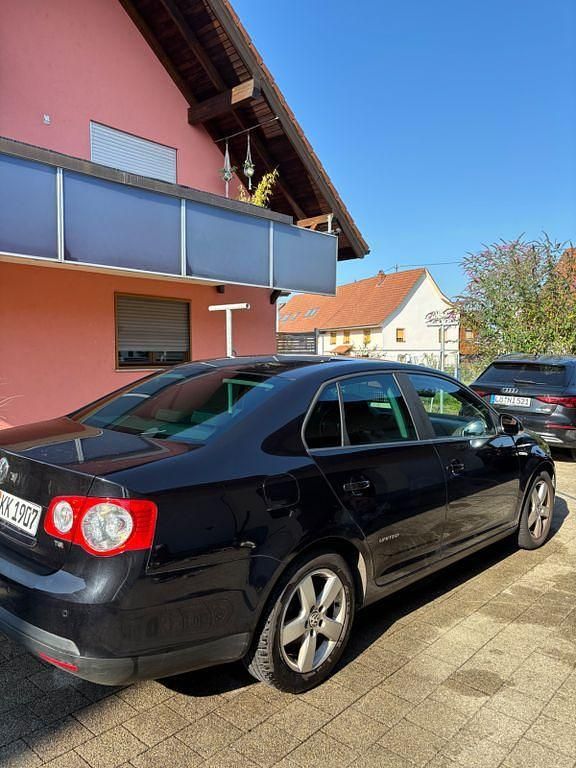Gebraucht VW Jetta United 122 PS (89 kW) 2008 Schwarz Limousine