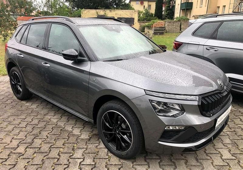 Graphit grau metallic Neu 2025 Skoda Kamiq Monte Carlo SUV | 28.390 € (Fairer Preis) - Bild 1/4