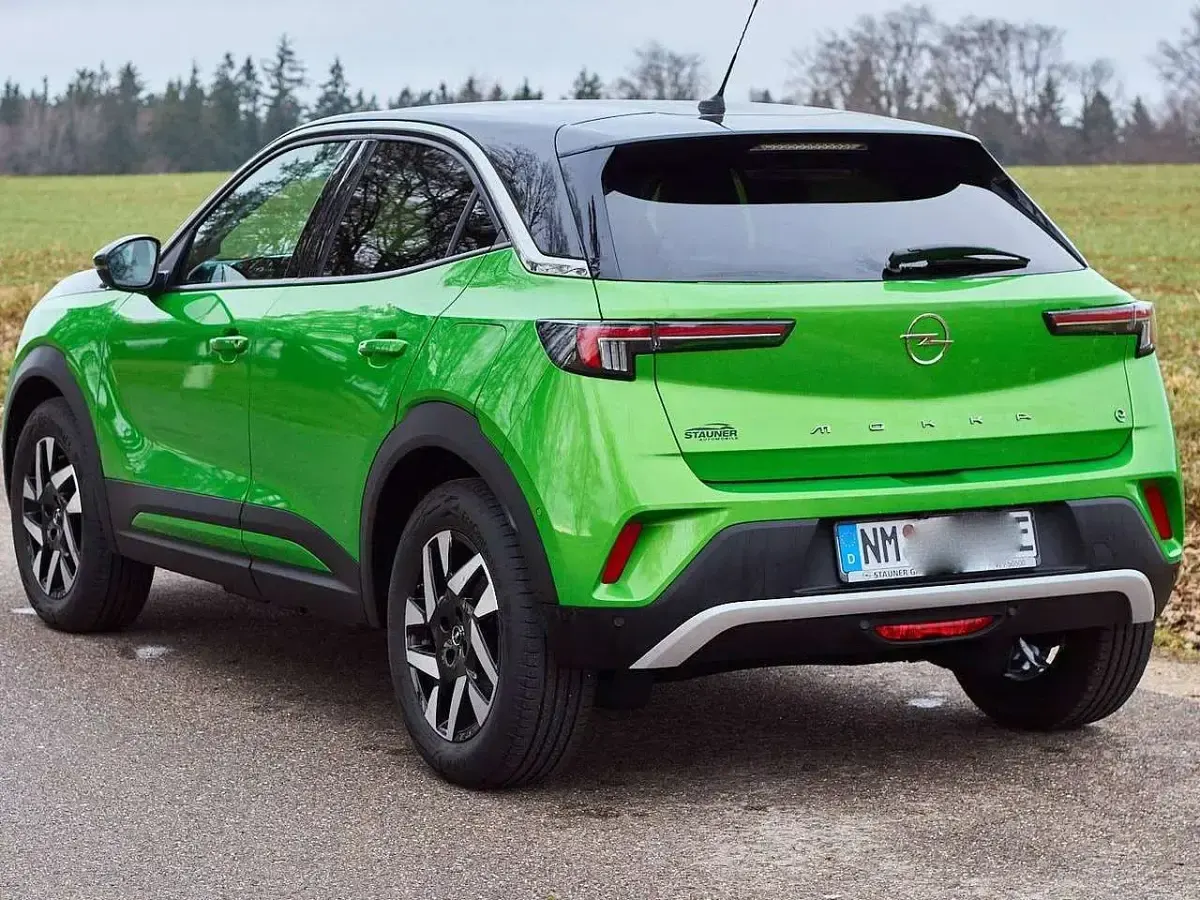Gebraucht Opel Mokka-e Elegance 100 kW (136 PS) 2023 Grün SUV