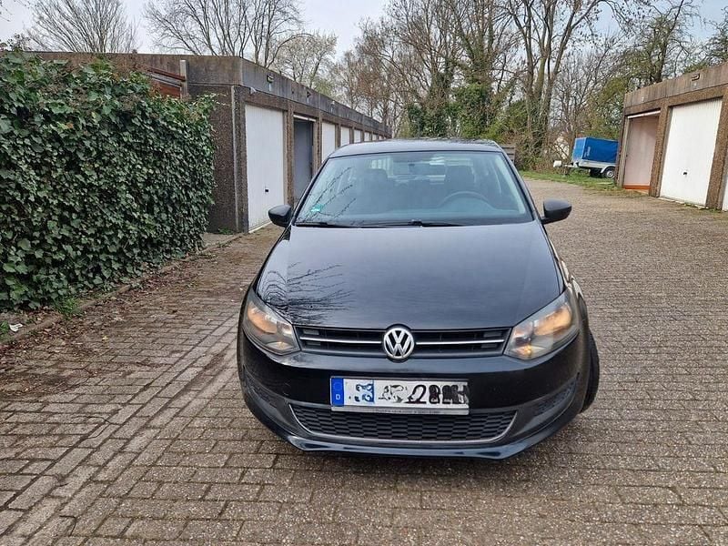 Second-hand VW Polo 75 CP (55 kW) 2012 Negru Hatchback