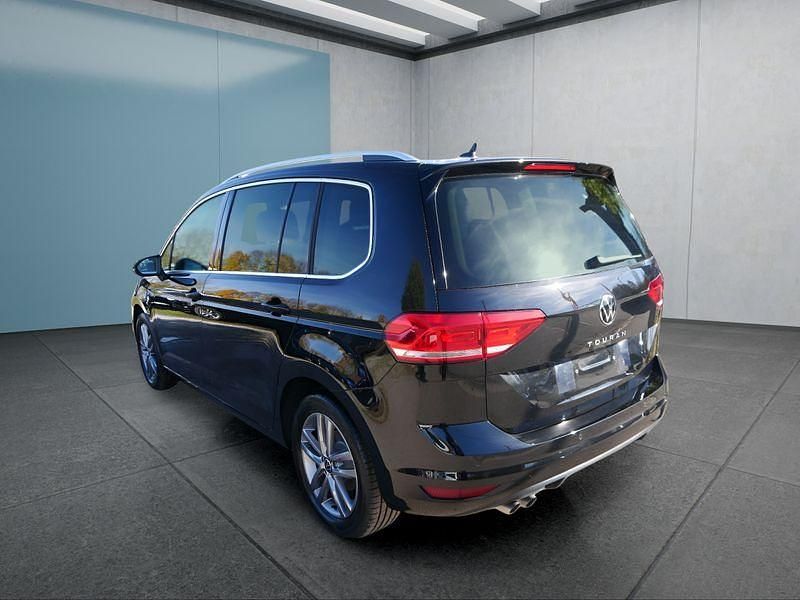 Neu VW Touran 150 PS (110 kW) 2026 Schwarz Van / Kleinbus