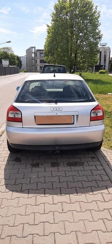 Second-hand Audi A3 102 CP (75 kW) 2000 Argintiu Hatchback