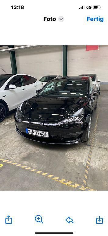 Schwarz Gebraucht 2022 Tesla Model 3 Limousine | 29.900 € (Fairer Preis) - Bild 1/4
