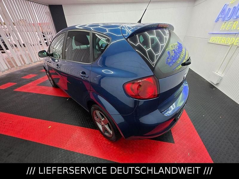 Gebraucht Seat Altea 4You 105 PS (77 kW) 2014 Blau Limousine