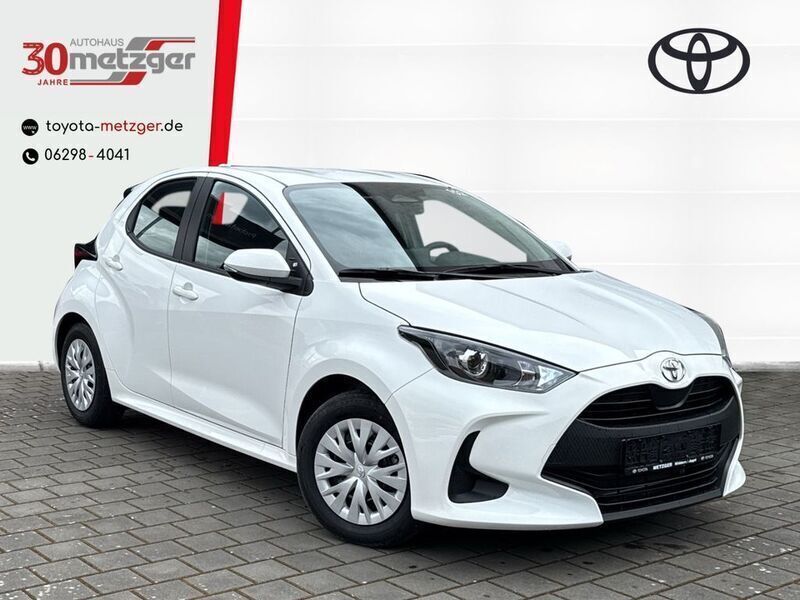 Weiss Neu 2025 Toyota Yaris Hybrid Business Edition Kleinwagen | 22.720 € (Guter Preis) - Bild 1/4
