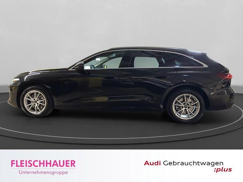 Gebraucht Audi A5 Sport 204 PS (150 kW) 2025 Mythosschwarz metallic Coupé