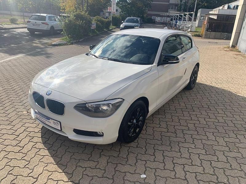 Weiß Gebraucht 2014 BMW 114 Advantage Kleinwagen | 7.900 € (Fairer Preis) - Bild 1/4