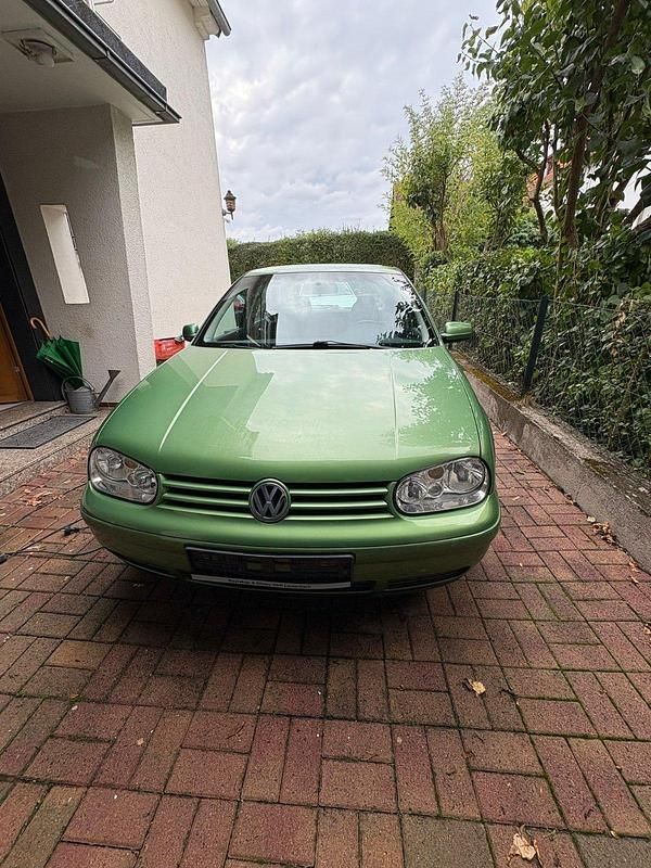 Grün Gebraucht 1998 VW Golf IV Highline Kleinwagen | 1.800 € (Guter Preis) - Bild 1/4