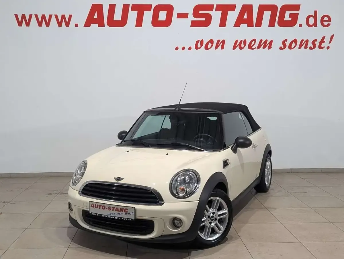 Käytetty Mini One Cabriolet 98 HP (72 kW) 2015 Valkoinen Avoauto