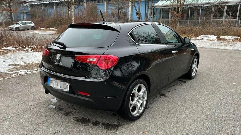 Gebraucht Alfa Romeo Giulietta 120 PS (88 kW) 2013 Schwarz Limousine