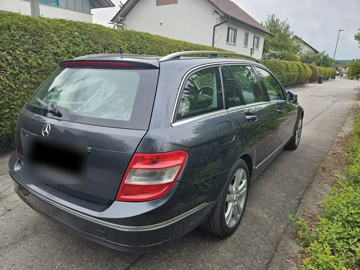 Gebraucht Mercedes C180 Elegance 156 PS (114 kW) 2010 Grau Kombi