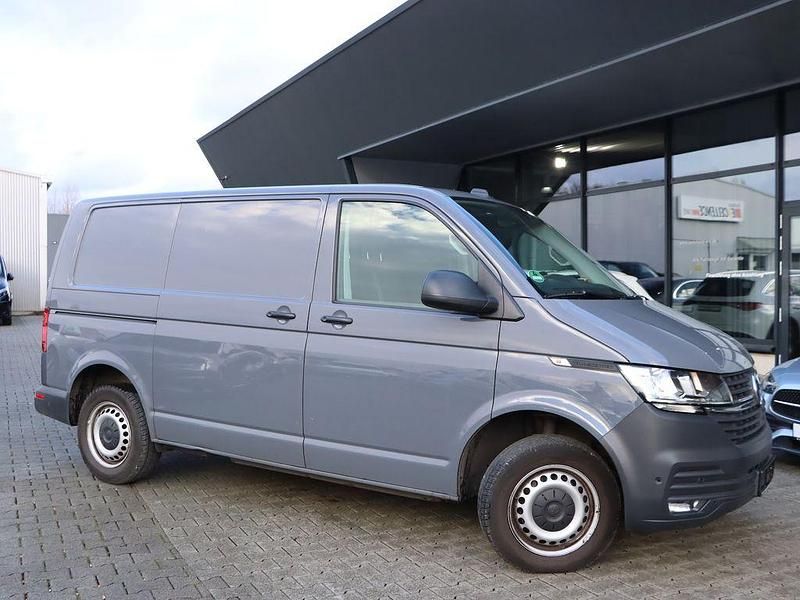 Gebraucht VW Transporter 110 PS (80 kW) 2021 Grau Van