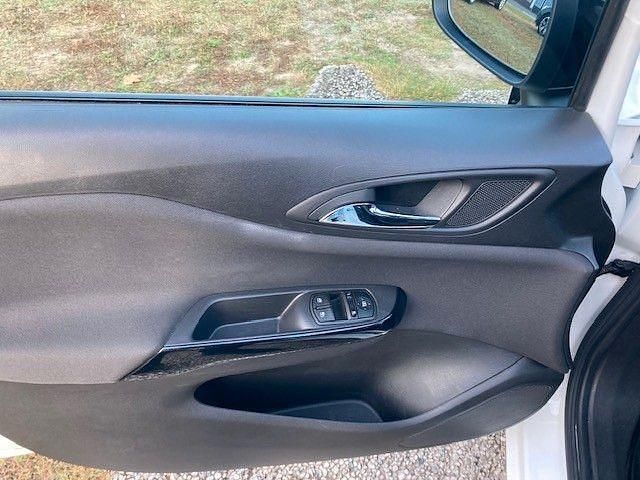 Gebraucht Opel Corsa Color Edition 90 PS (66 kW) 2019 Weiß Limousine