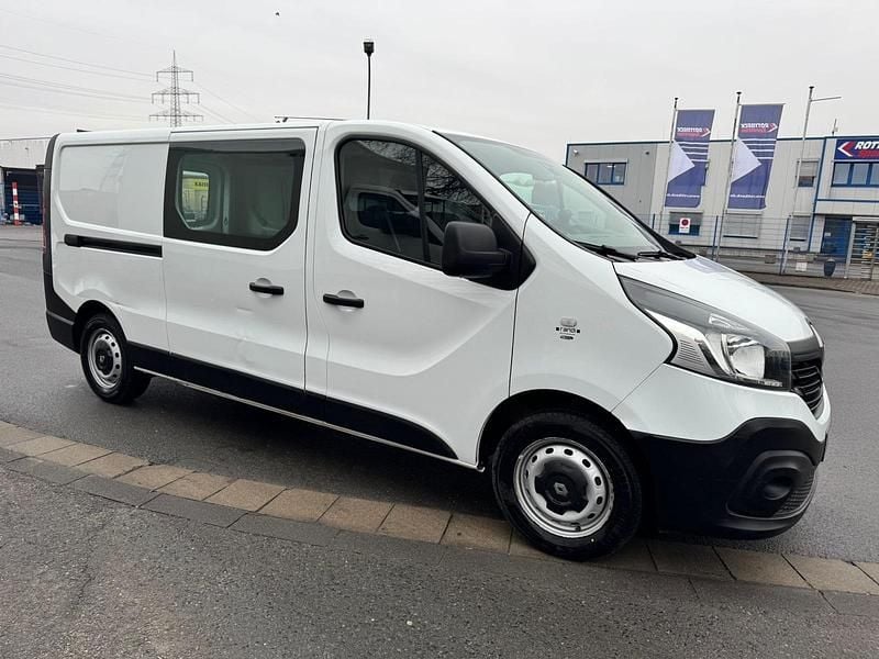 Gebraucht Renault Trafic 115 PS (84 kW) 2016 Weiß Van / Kleinbus