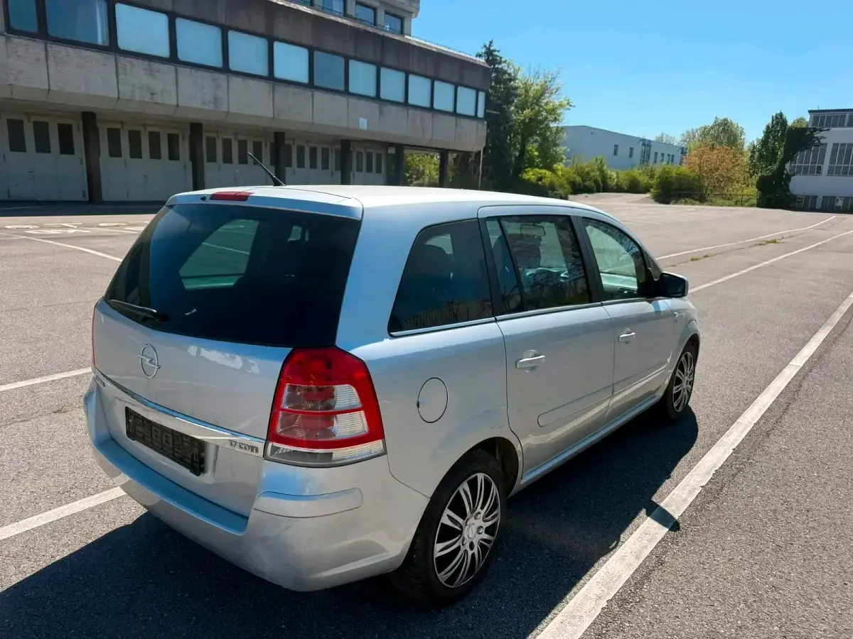 Gebraucht Opel Zafira 125 PS (91 kW) 2010 Grau Van / Kleinbus