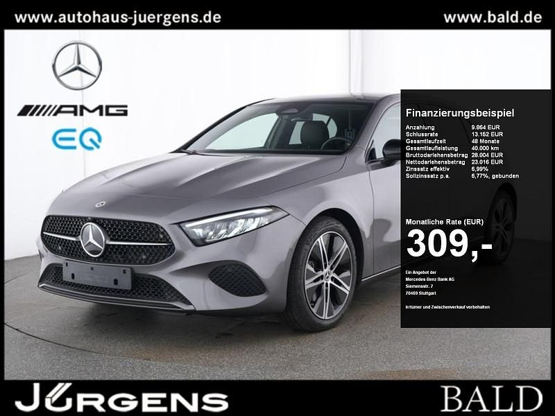 Grau metalliclack mountaingrau Gebraucht 2024 Mercedes A180 Progressive Limousine | 32.490 € (Etwas zu teuer) - Bild 1/4