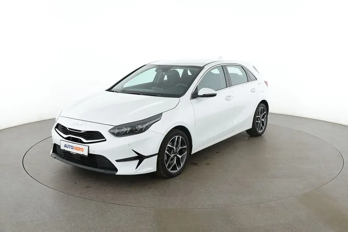 Gebraucht Kia Ceed Spirit 140 PS (102 kW) 2024 Kleinwagen