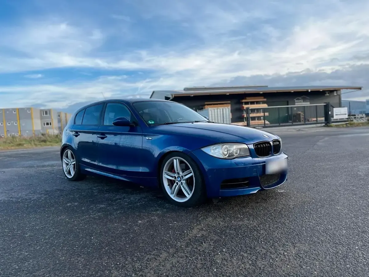 Gebraucht BMW 130 Performance 265 PS (194 kW) 2005 Blau Kleinwagen