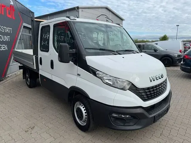 Second-hand Iveco Daily 116 CP (85 kW) 2021 Van