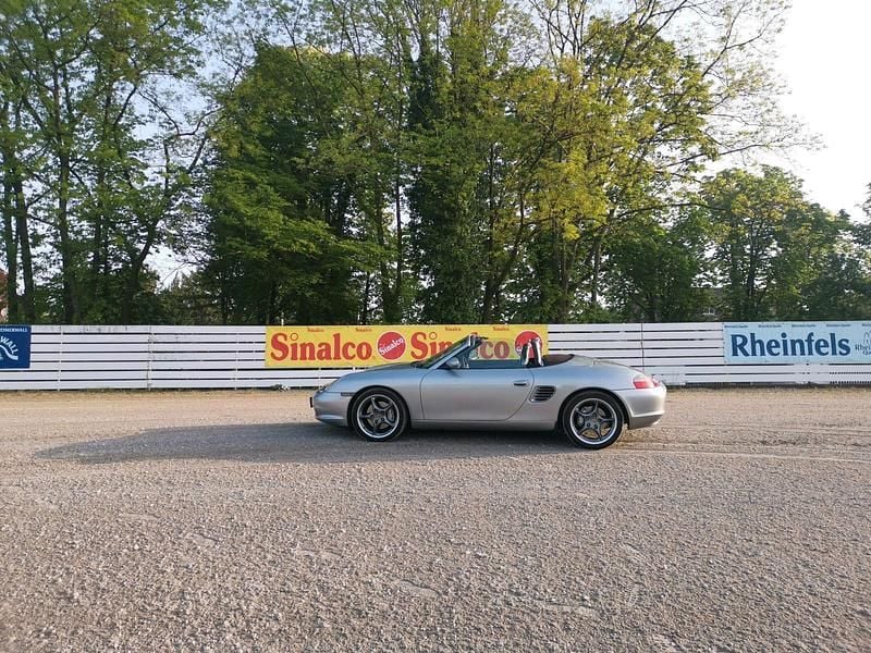 Grau Gebraucht 2004 Porsche Boxster Cabrio | 29.999 € - Bild 1/4