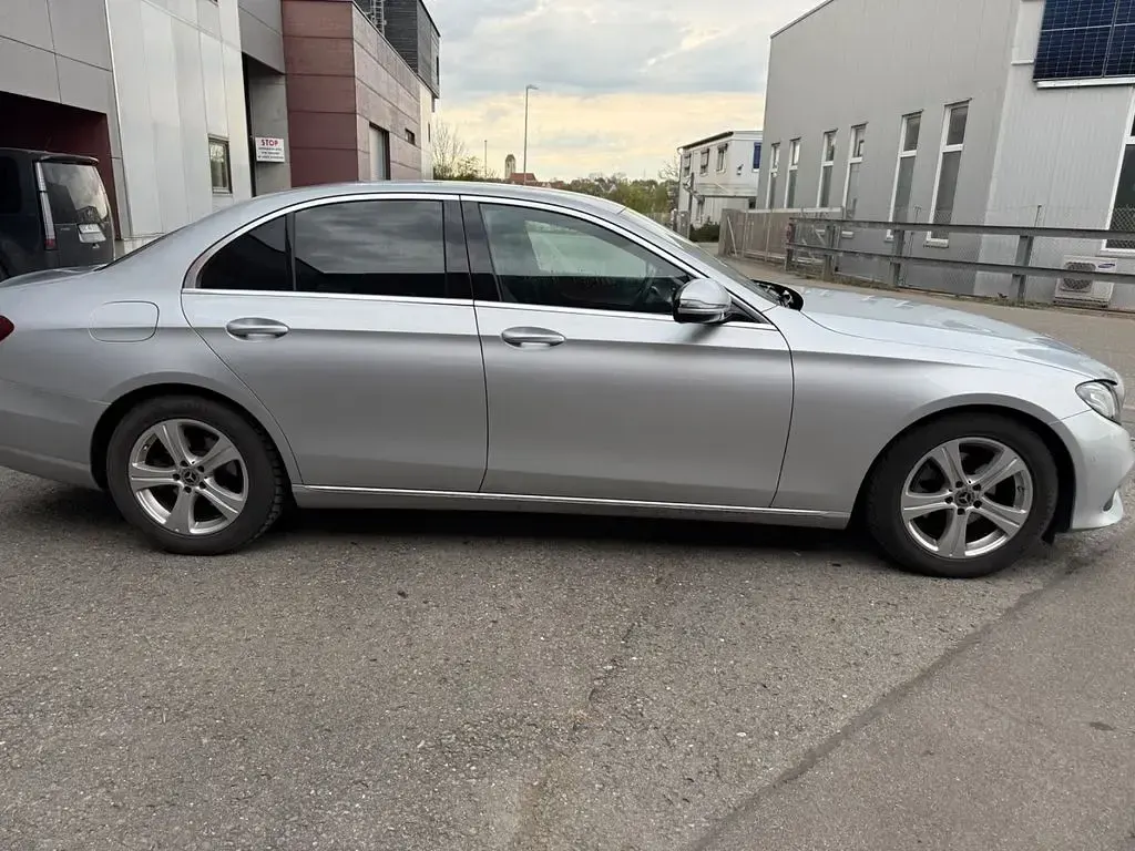 Gebraucht Mercedes E200 Avantgarde 184 PS (135 kW) 2017 Silber Limousine