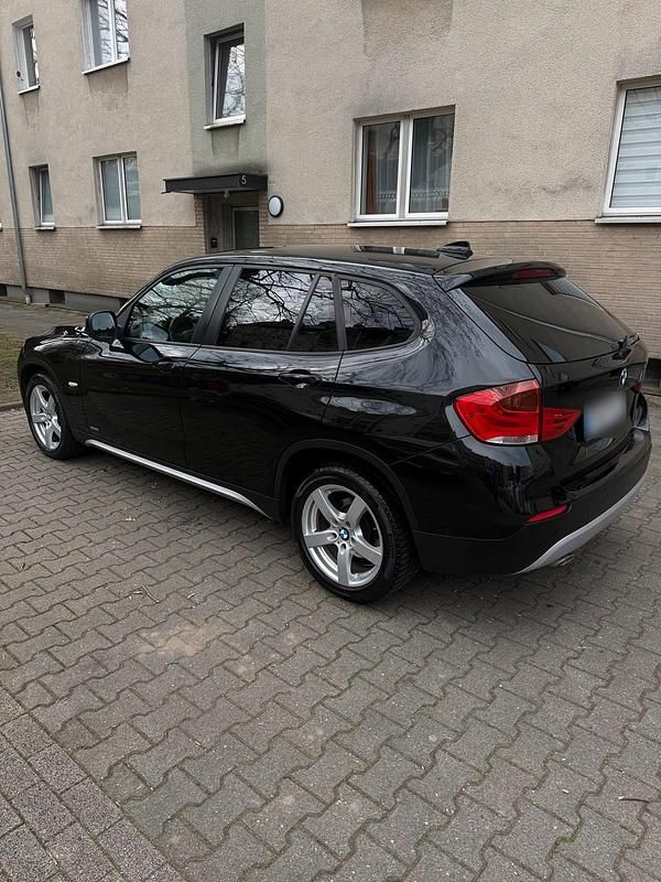 Gebraucht BMW X1 143 PS (105 kW) 2012 Schwarz SUV